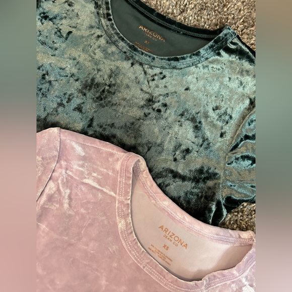 Velvet baby tees - JC pennys - Picture 2 of 2